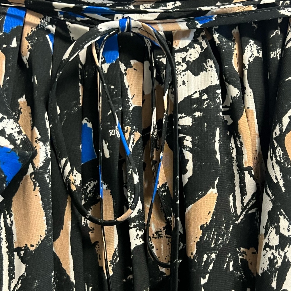 H&M Abstract Print Wrap Midi Skirt Size 8 - image 4